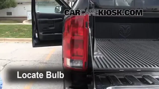 2003 Dodge Ram 2500 5.7L V8 Crew Cab Pickup (4 Door) Éclairage Feu stop (remplacer ampoule)